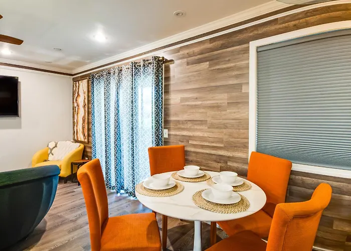 Walkable < 1 Mi To Asu Campus! *